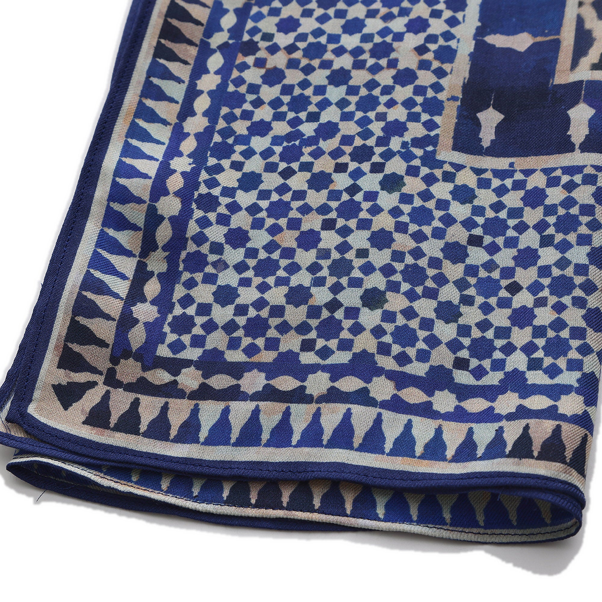 Edge and border detail of the Blue Modal Scarf Andalusian Tiles Almunia