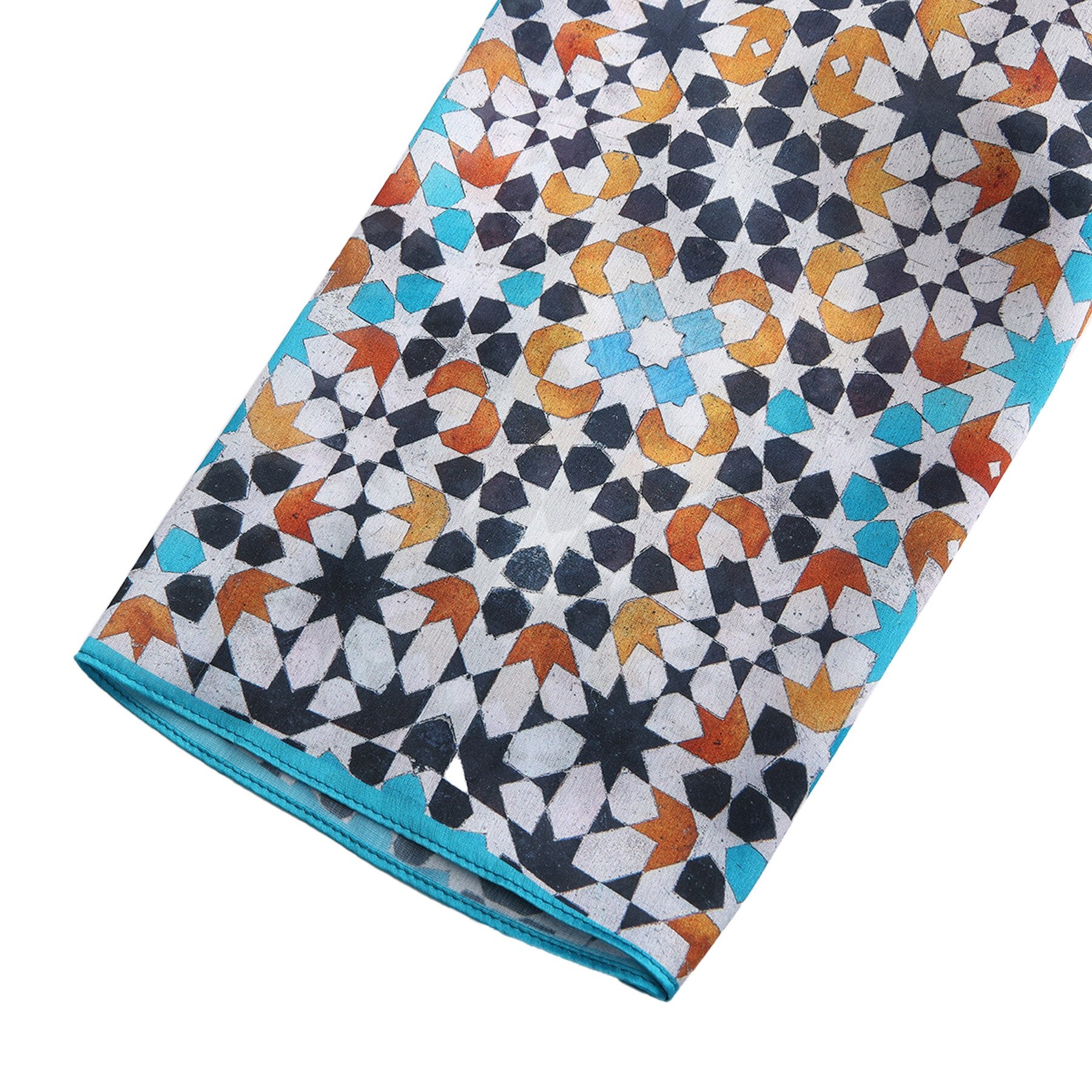Pañuelo Husn – estampado de mosaico andalusí en azul marino y ocre, detalle 7