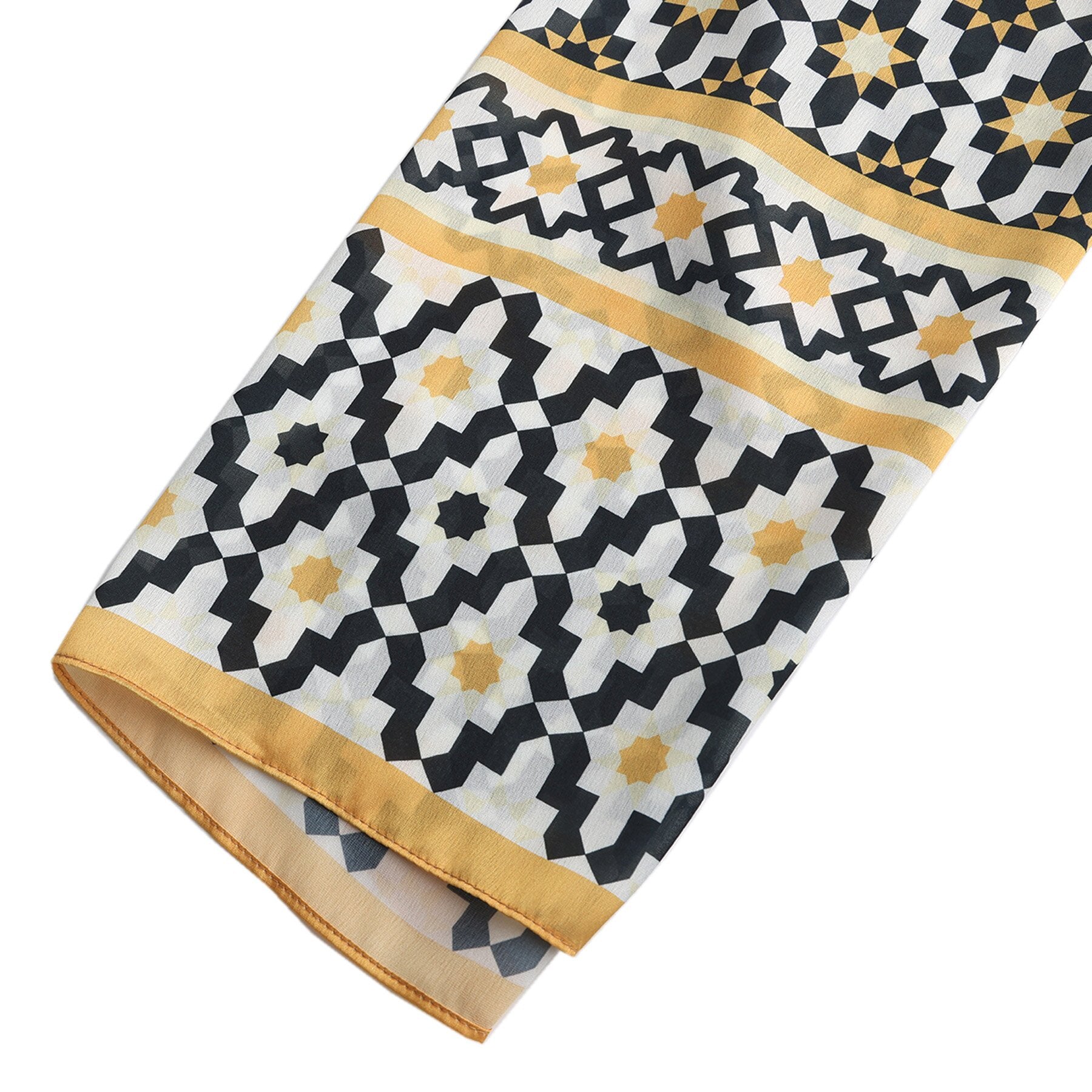 Pañuelo Riyad – estampado de mosaico andalusí en negro y oro, detalle 7