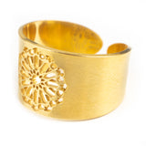 Gold ring featuring islamic art inspired lattice work