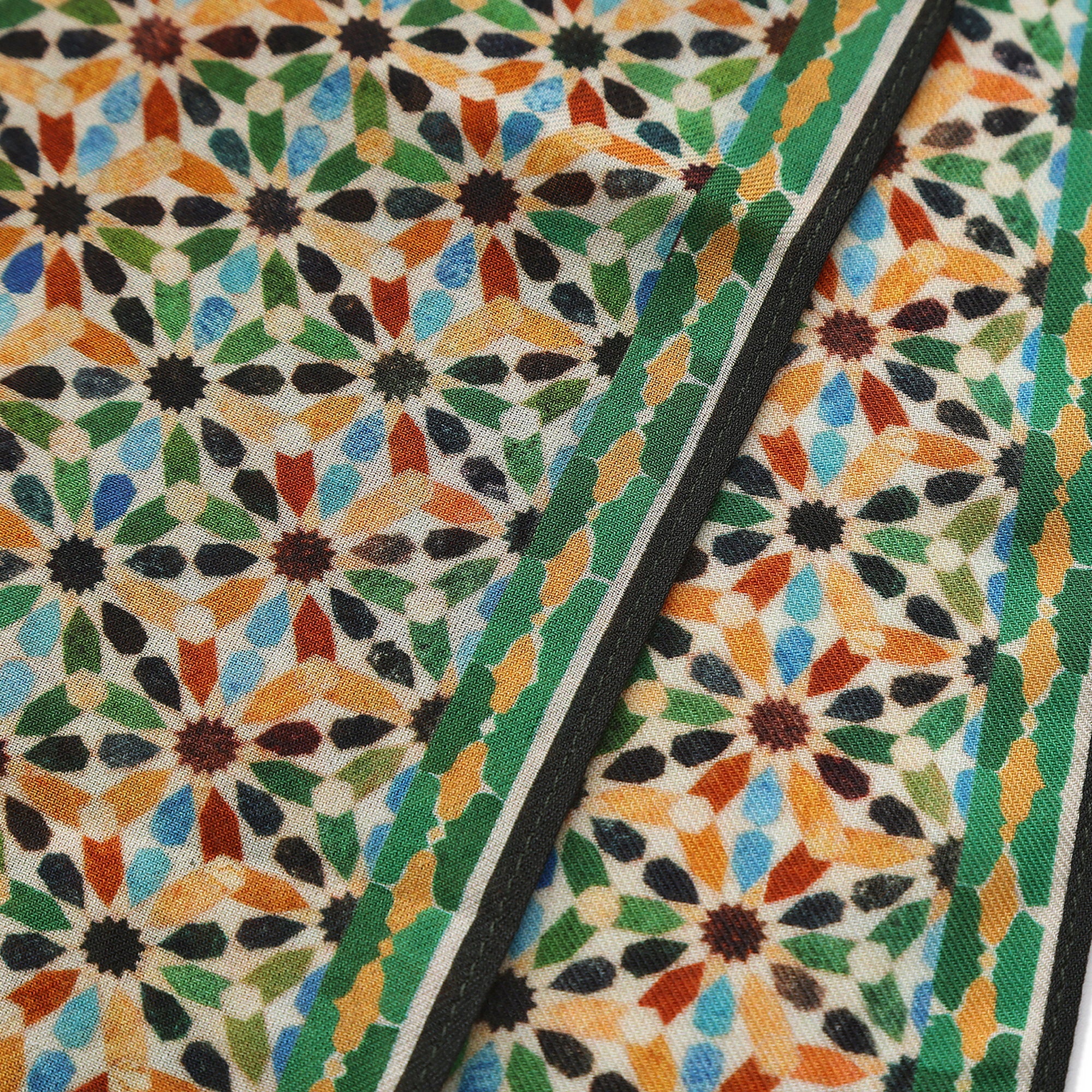 Edge and border detail of the Multicolor Modal Scarf Alhambra Stars Naima