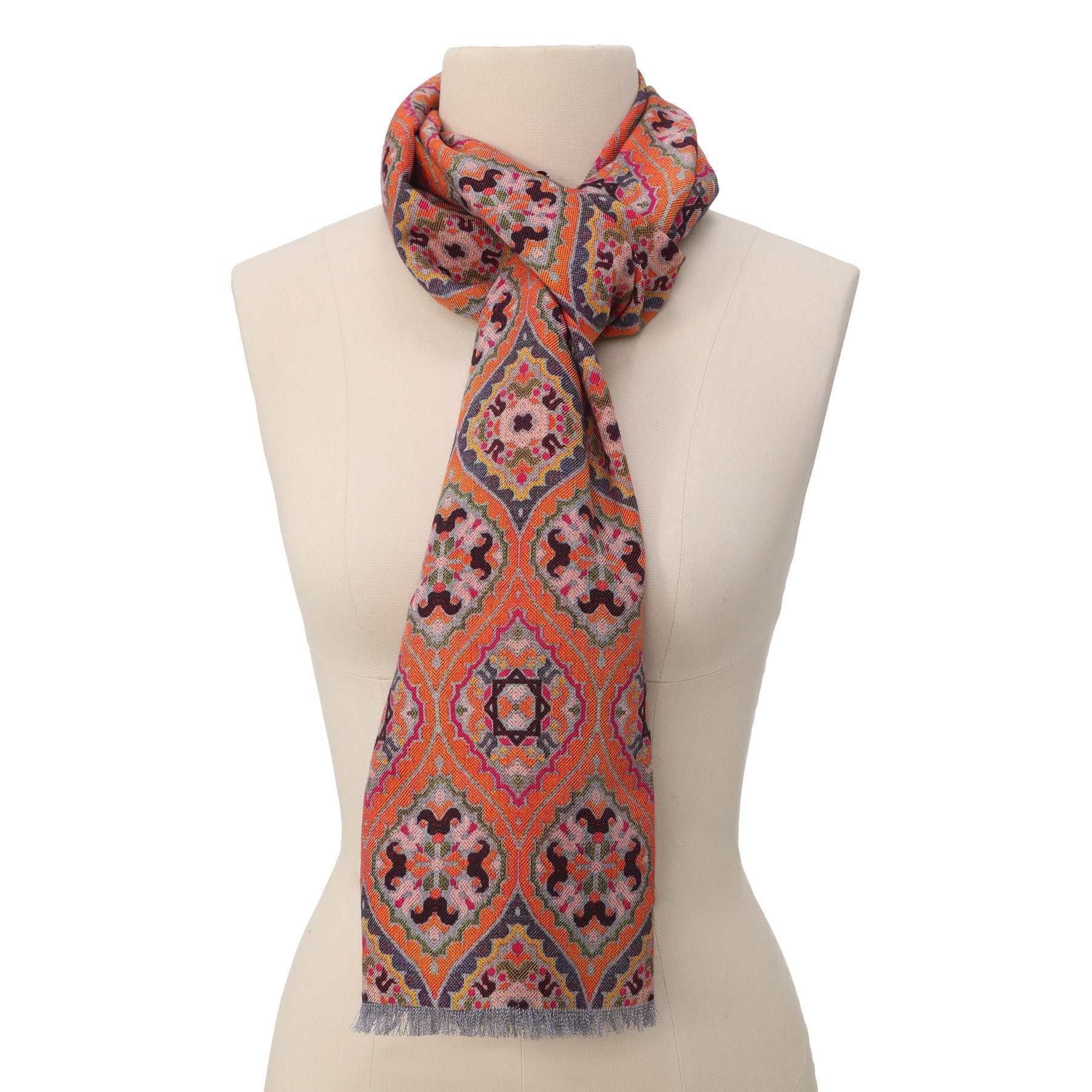 Nasim scarf 1 cm fringed ends detail