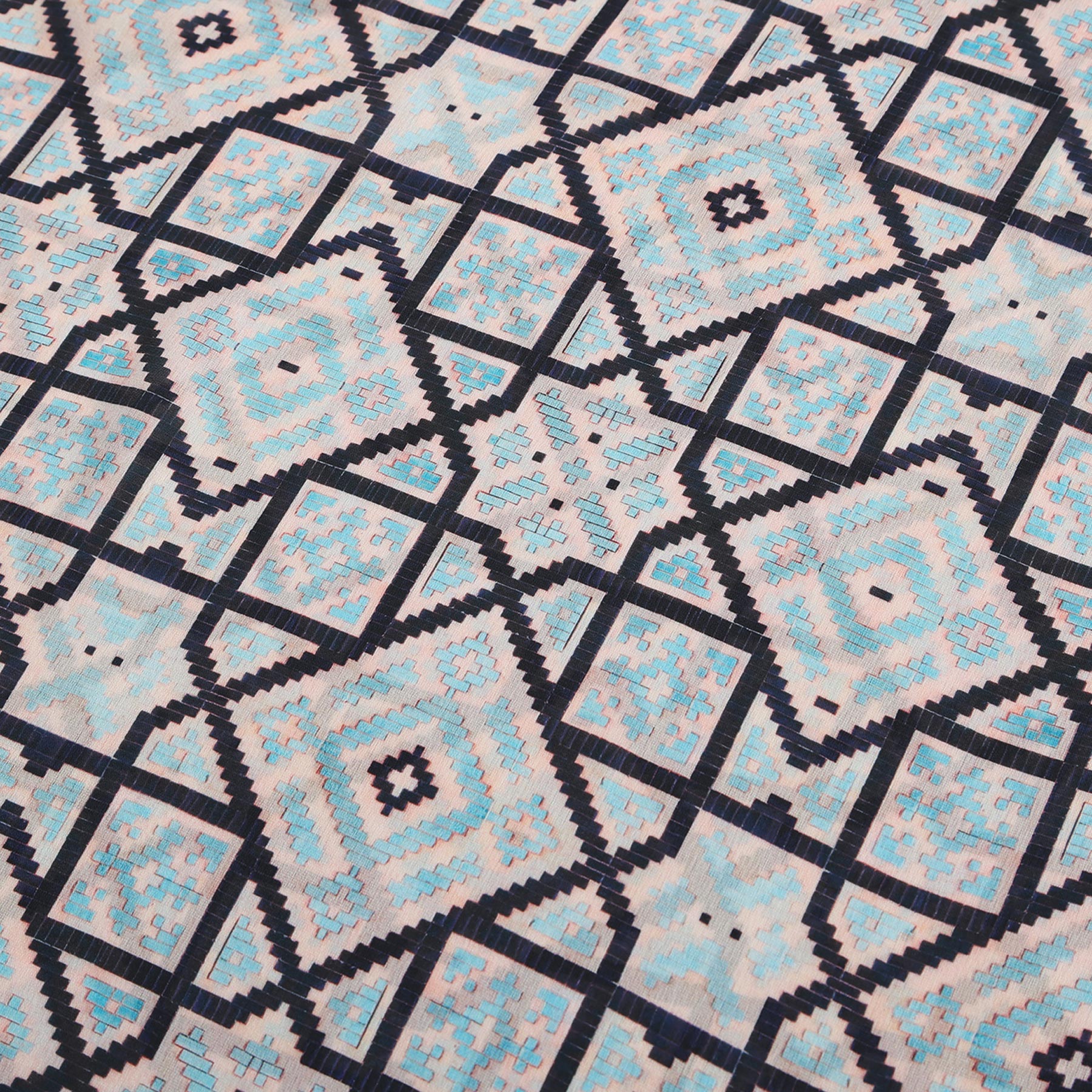 Pañuelo Harf – estampado de mosaico andalusí en marfil y negro, detalle 6