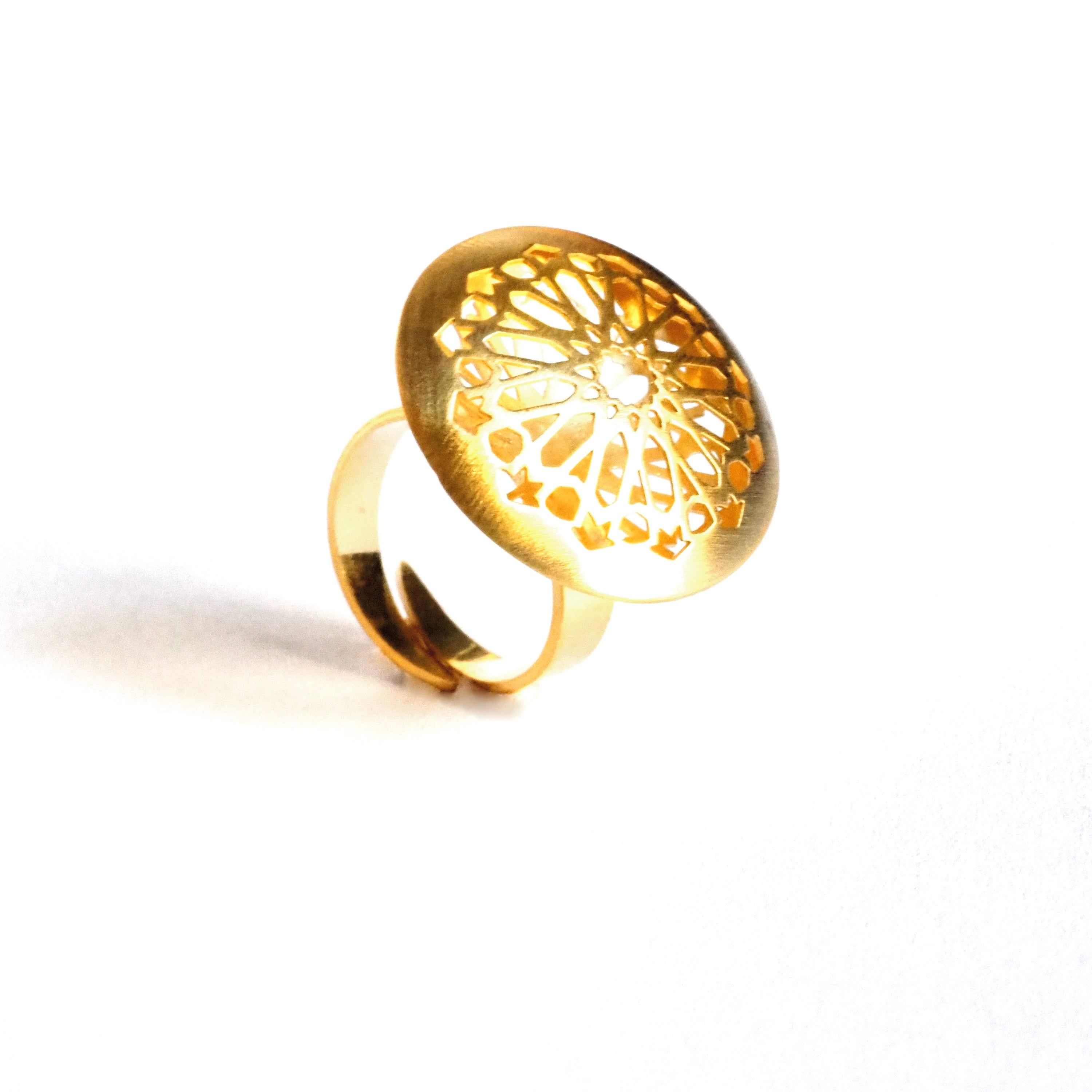 Gold Star Round Ring