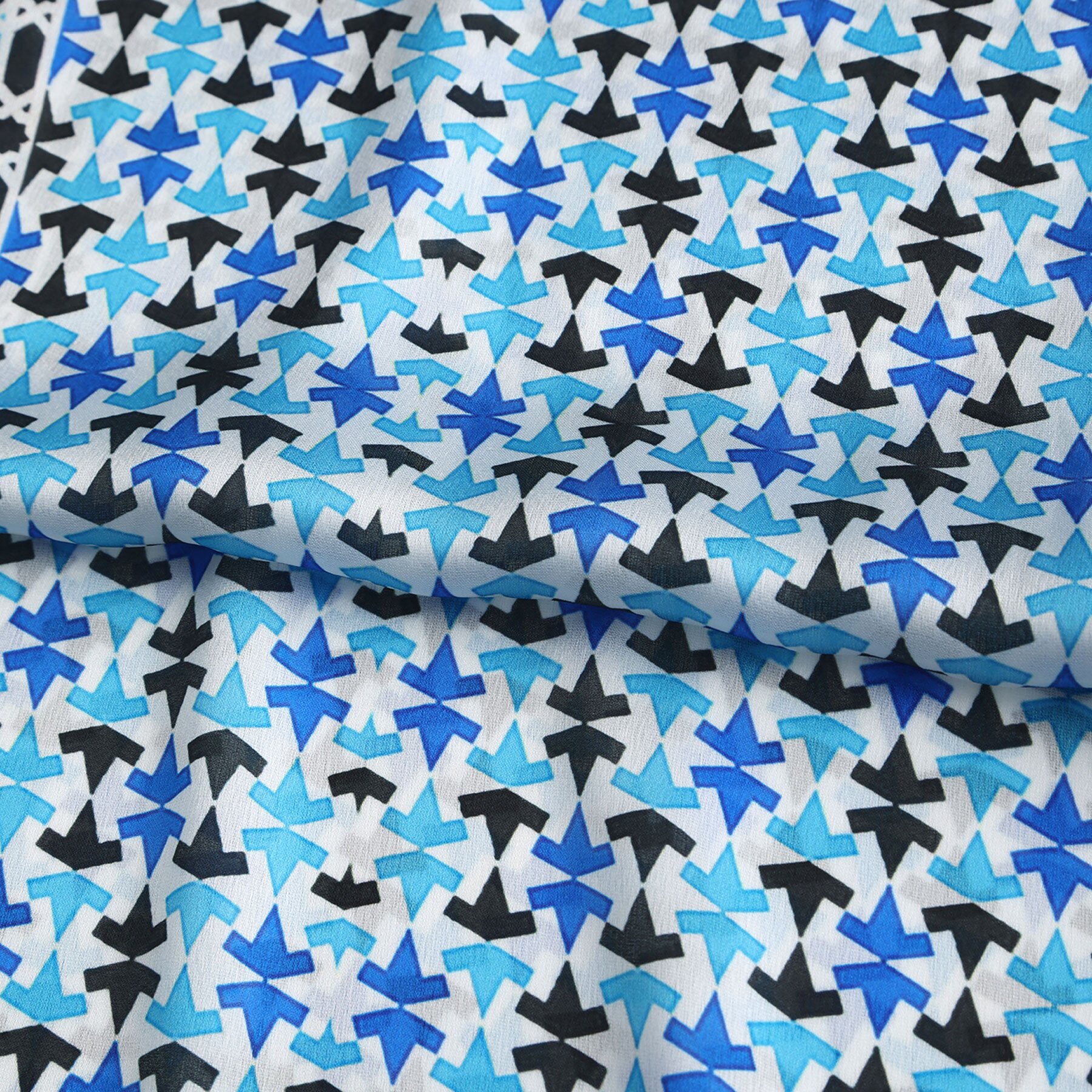 Pañuelo Jamal – estampado de mosaico andalusí en azul y negro, detalle 3