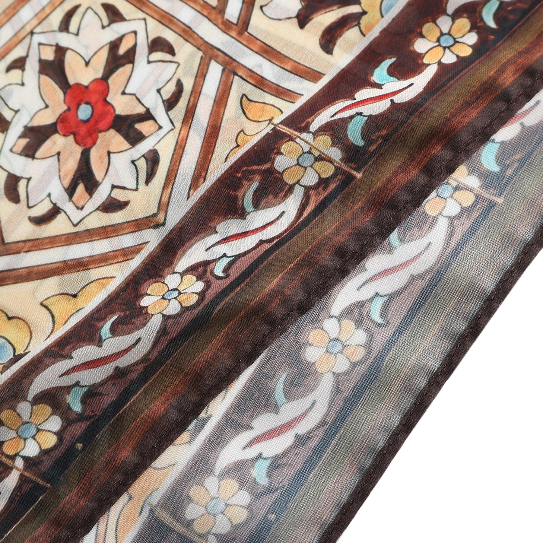 Pañuelo Rawa – estampado de mosaico andalusí en crema y coral, detalle 5