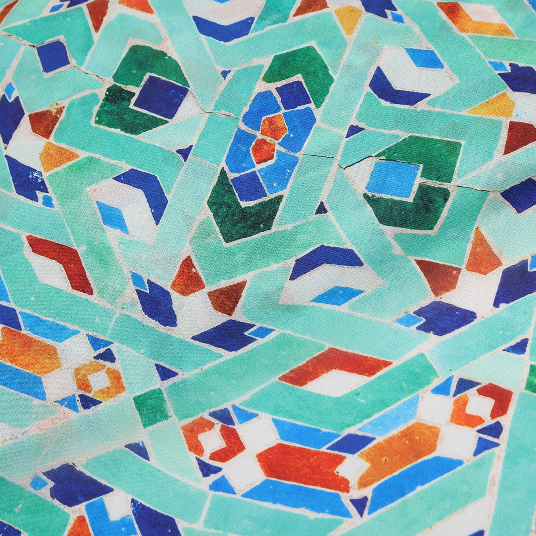 Pañuelo Safa – estampado de mosaico andalusí en menta y cobalto, detalle 6