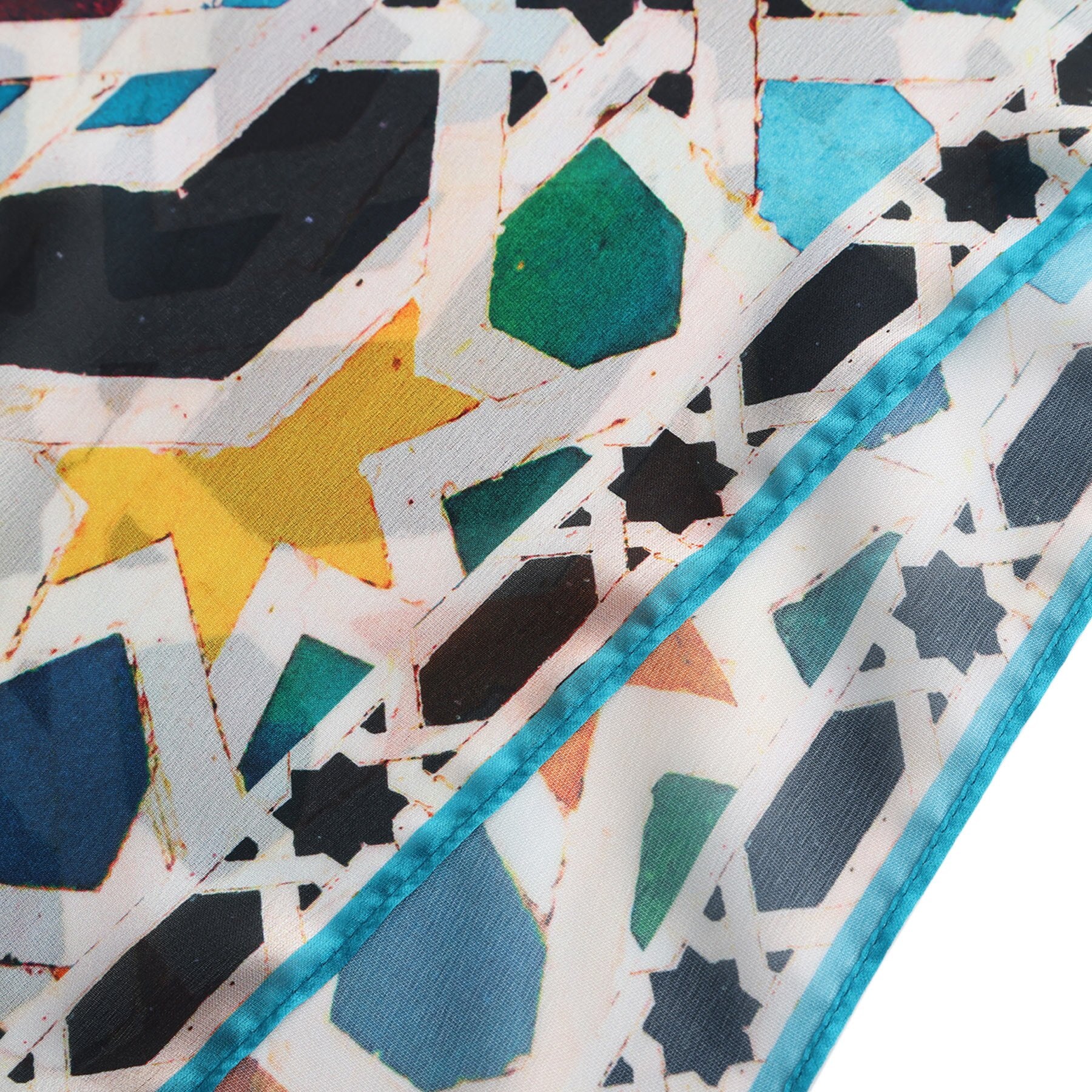 Pañuelo Sahra – estampado de mosaico andalusí en multicolor, detalle 5