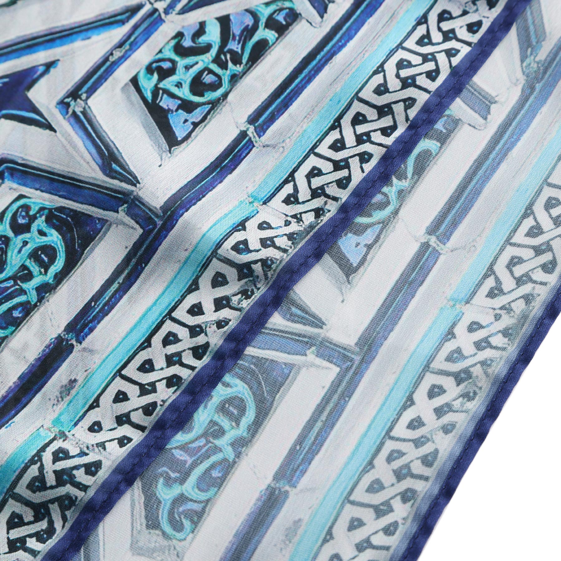 Pañuelo Taraz – estampado de mosaico andalusí en azul marino y turquesa, detalle 5