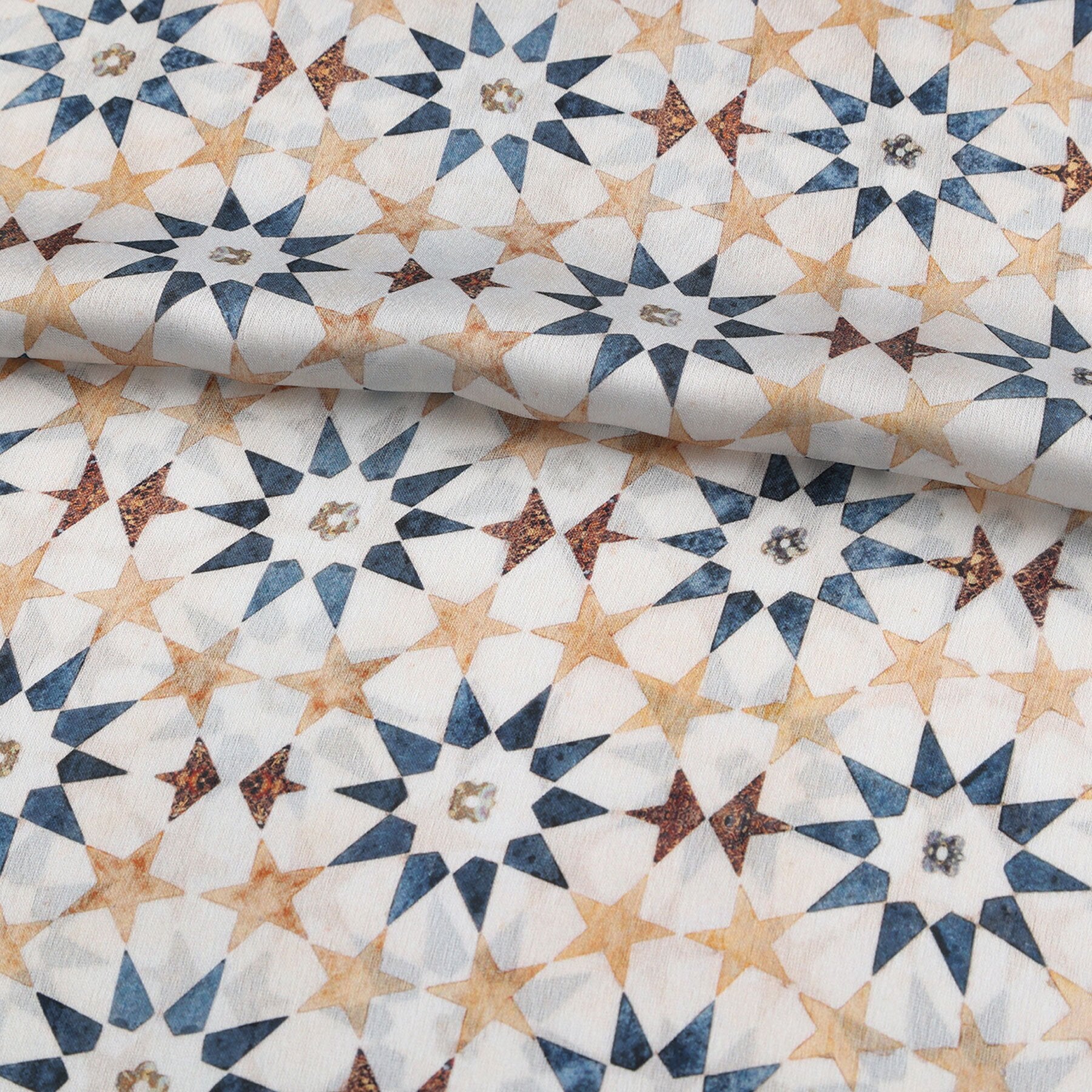 Pañuelo Ufuq – estampado de mosaico andalusí en crema y azul pizarra, detalle 3