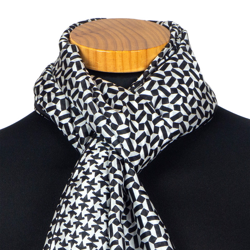 Neck silk scarf with black and white print