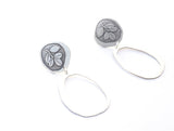 Silver earrings with engraved flowers