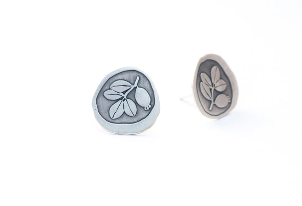 Silver earrings with flowers