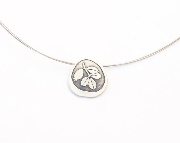 Silver necklace with floral engraved inspired by Alhambra mosaic tiles