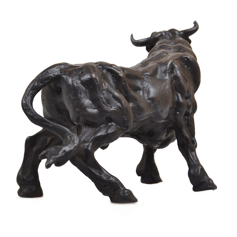 Bronze strong bull sculpture
